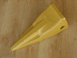 J460 Tigrí zub pre bager 235B 345D 350 E300